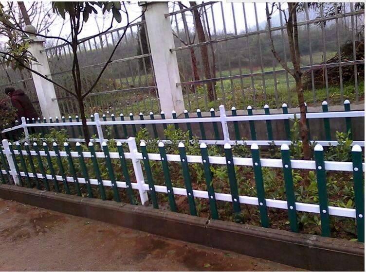 PVC草坪護欄 城市綠化帶的守護者